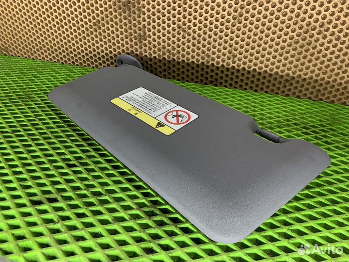 Козырек солнцезащитный правый Lifan X60