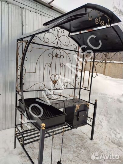 Мангал с крышей