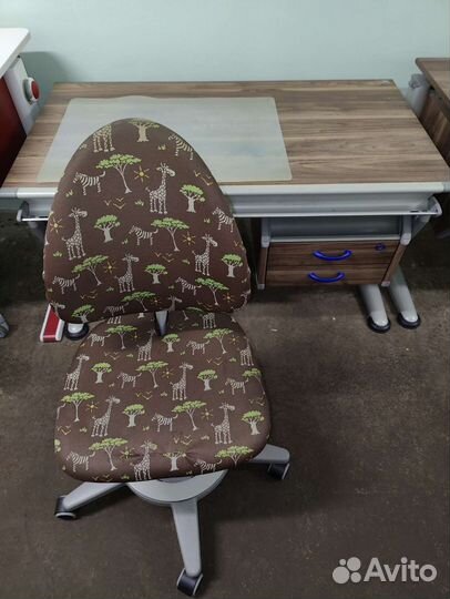 Растущая парта Moll орех