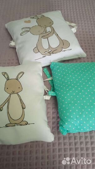 Детская кроватка с маятником