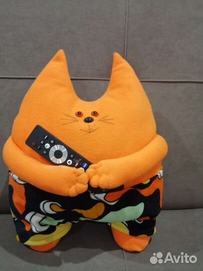 Кеша кот - подушка держатель для пультов