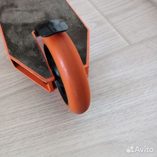 Самокат трюковой