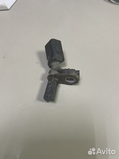 Датчик абс ABS передний правый Шкода Октавия А7