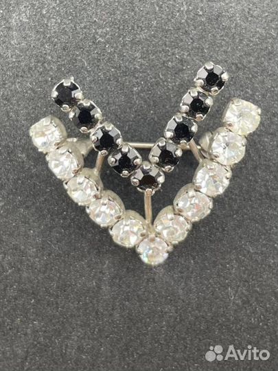 Брошь винтажная Чехия гранат