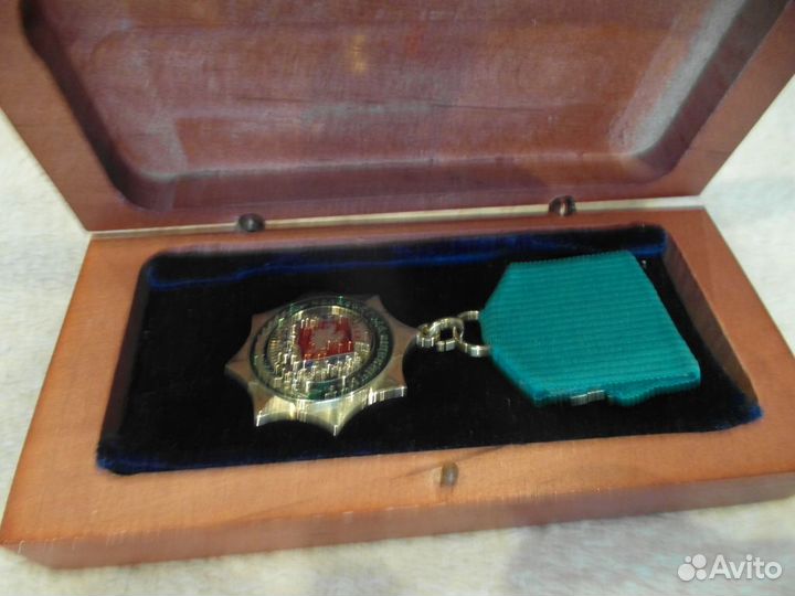 Медаль тяжелая Человек года 2011 г. Редкая