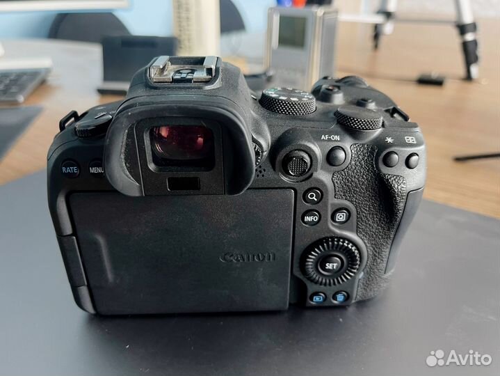 Цифровая фотокамера Canon EOS R6 Body