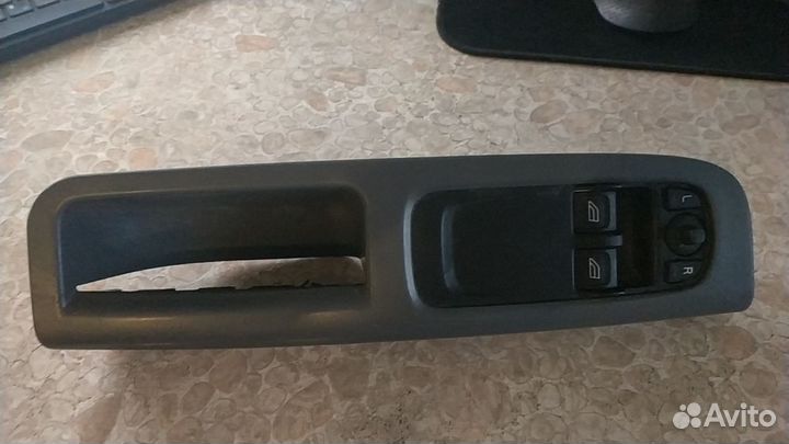 Блок управления стеклоподъемниками Volvo C30