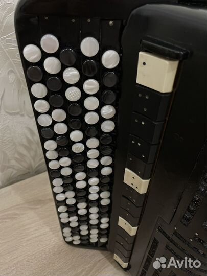 Аккордеоны, гармони, баяны