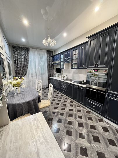 4-к. квартира, 110 м², 1/4 эт.