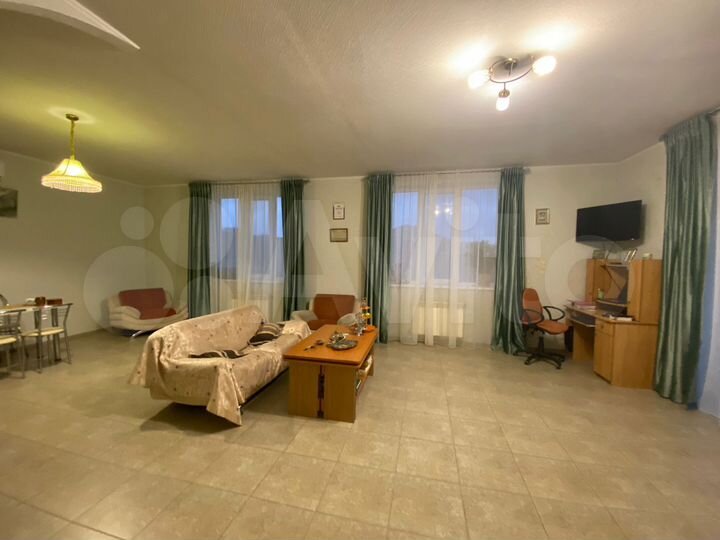 Дом 158 м² на участке 8 сот.