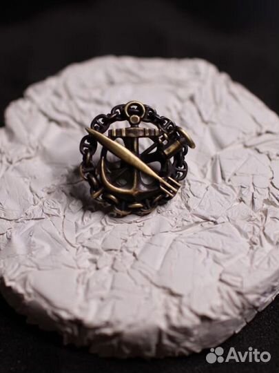 Морской офицерский значок