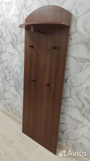 Зеркало и вешалка настенная в прихожую