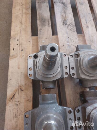 Кулак поворотный Паз-3205 левый/правый универсальн