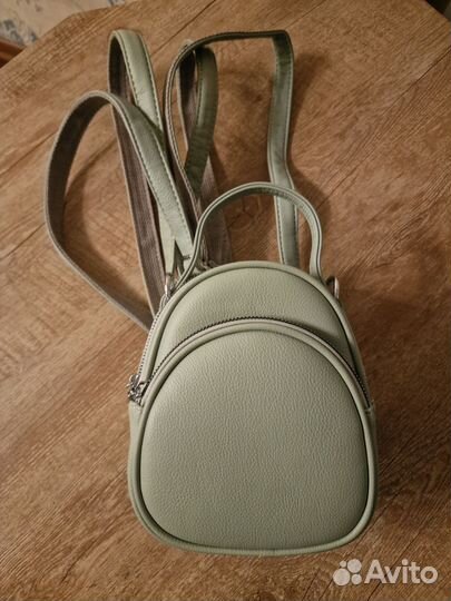 Сумка-рюкзак через плечо маленькая