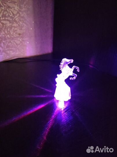 Фигурка лошадь