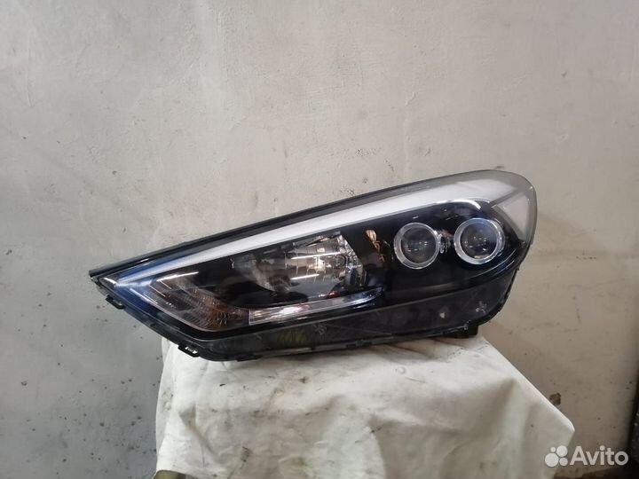 Фара левая на hyundai Tucson 3