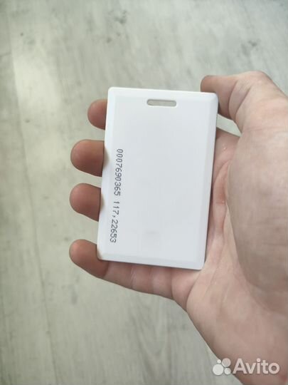 Бесконтактная карта доступа EM