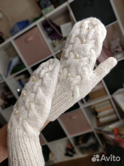 Шапка и варежки женские