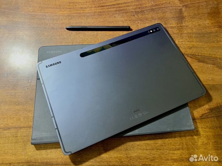 Samsung galaxy tab S7 plus с оригинальном чехлом