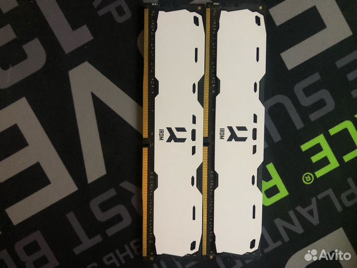 Оперативная память Goodram Iridium 4 gb x2