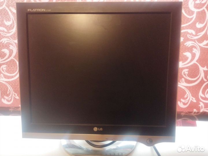Монитор LG flatron e 1942