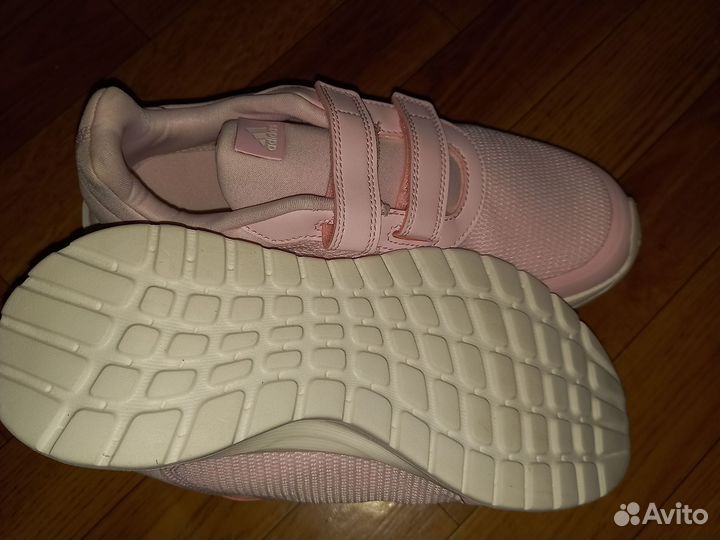 Кроссовки Adidas новые