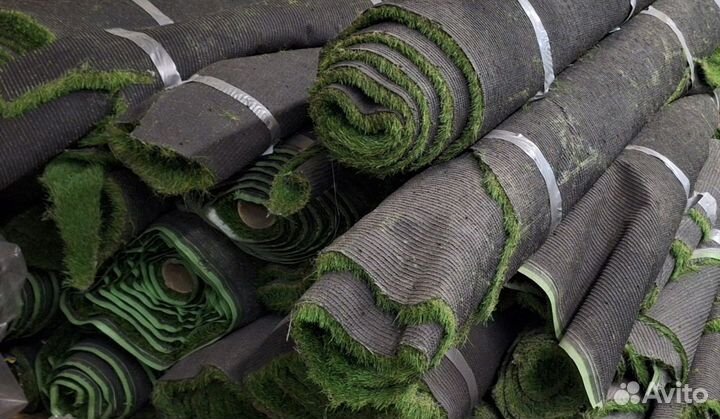 Искусственная трава с ворсом 50мм. Цвет зеленый