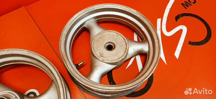 Колесо переднее R13 на китайский скутер 150cc