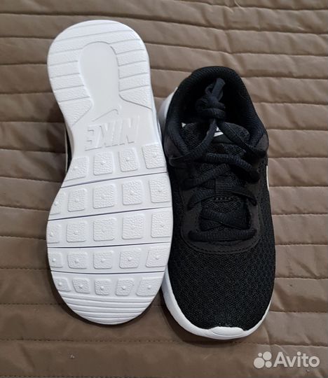 Кроссовки Nike tanjun