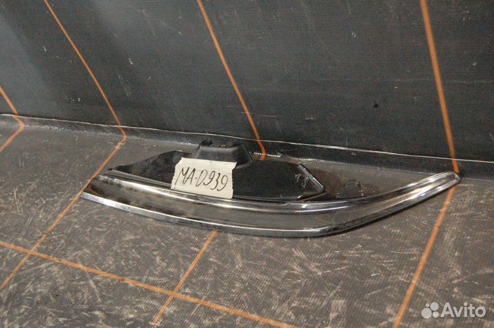 Накладка под фару левую - Toyota Camry V55