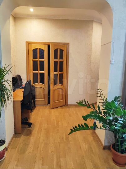 3-к. квартира, 74 м², 1/4 эт.