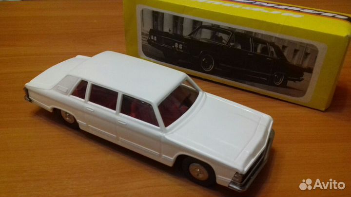 Модель автомобиля Чайка