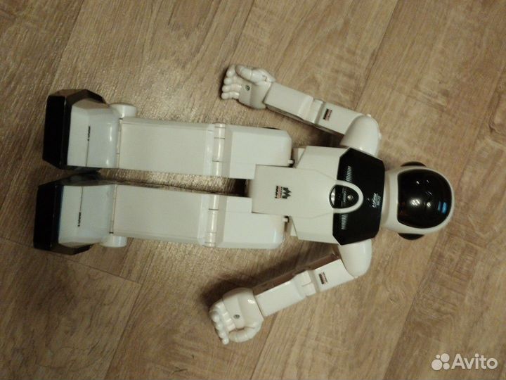 Игрушка робот