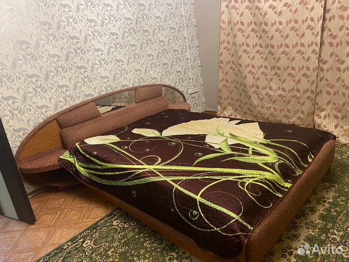 Кровать