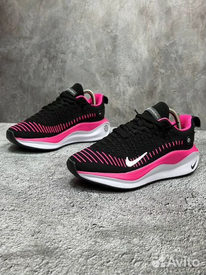 Кроссовки женские Nike