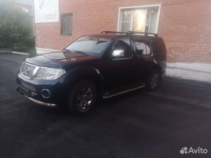 Nissan Pathfinder 2.5 AT, 2011, 300 000 км