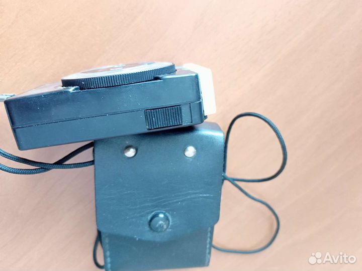 Фотоэлектрический экспонометр «Ленинград8» (Ю102)