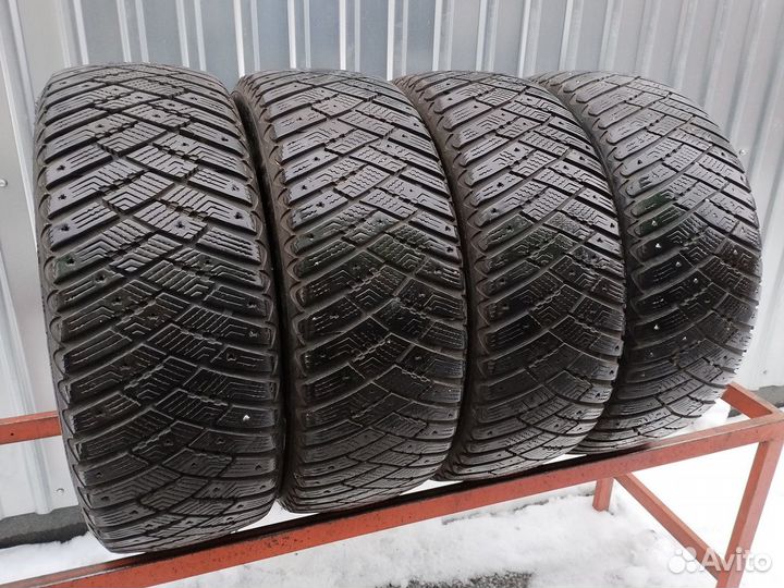 Goodyear Ultragrip Ice Arctic 205/55 R16