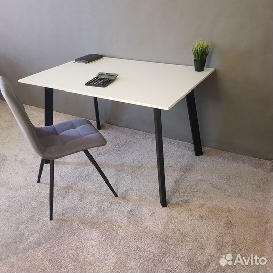 Компьютерный стол Ник 130*80 см. Черные ножки