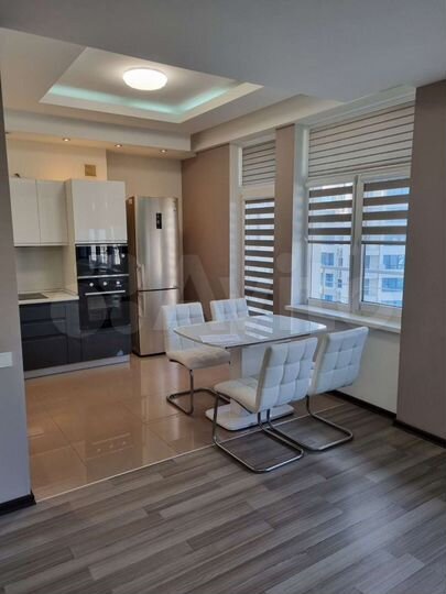 2-к. квартира, 82 м², 9/10 эт.