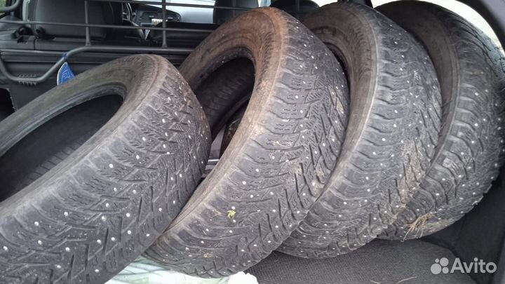 Nokian Tyres Hakkapeliitta 8 215/65 R16