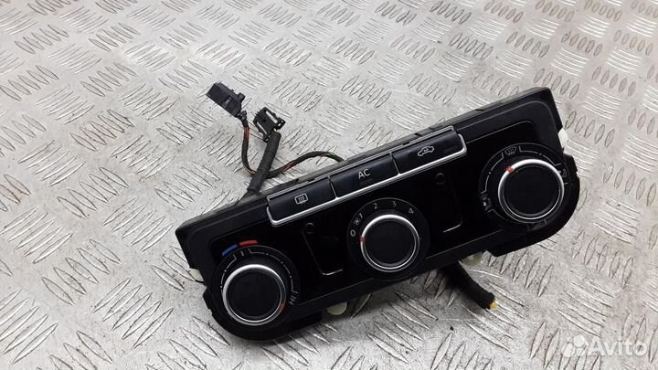 Блок управления климатической установкой Volkswage