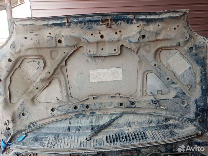 Капот митсубиси миника 1997года