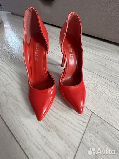 Красные туфли 35