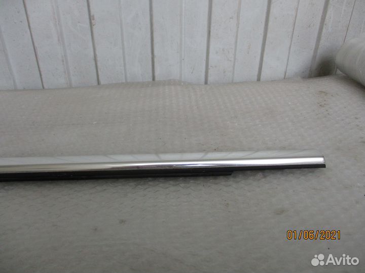 Накладка двери правая передняя volkswagen tiguan