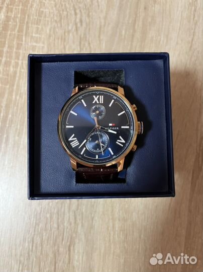 Часы tommy hilfiger
