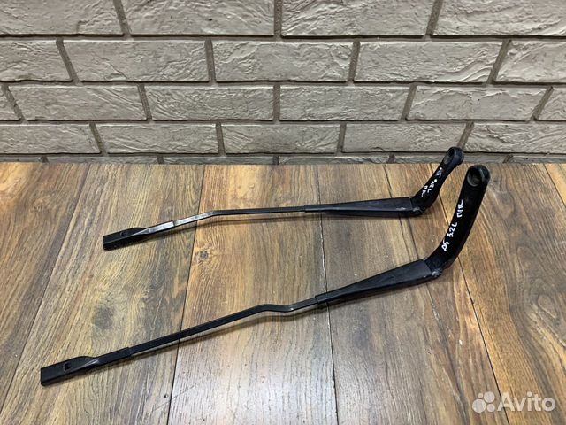 Audi A5 (8T) Поводок стеклоочистителя передний