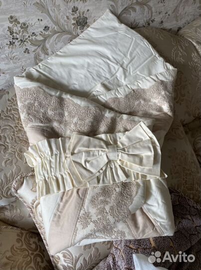 Бортики, одеяло, балдахин в кроватку