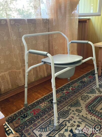 Санитарный стул