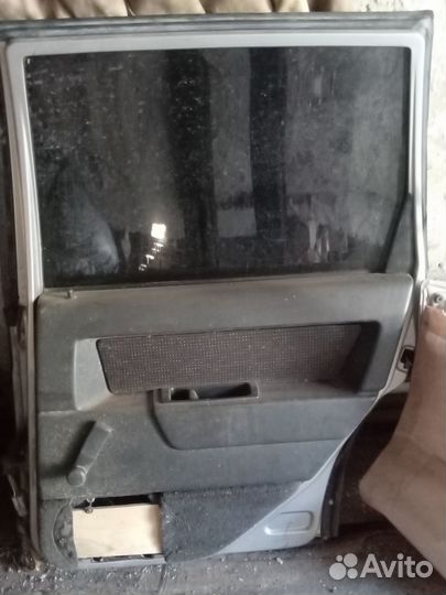 Дверь volvo 850